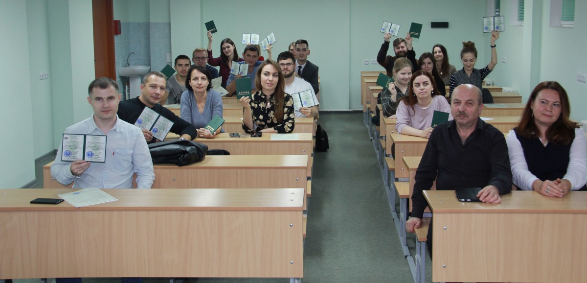 В ИИТ БГУИР состоялось вручение дипломов слушателям переподготовки